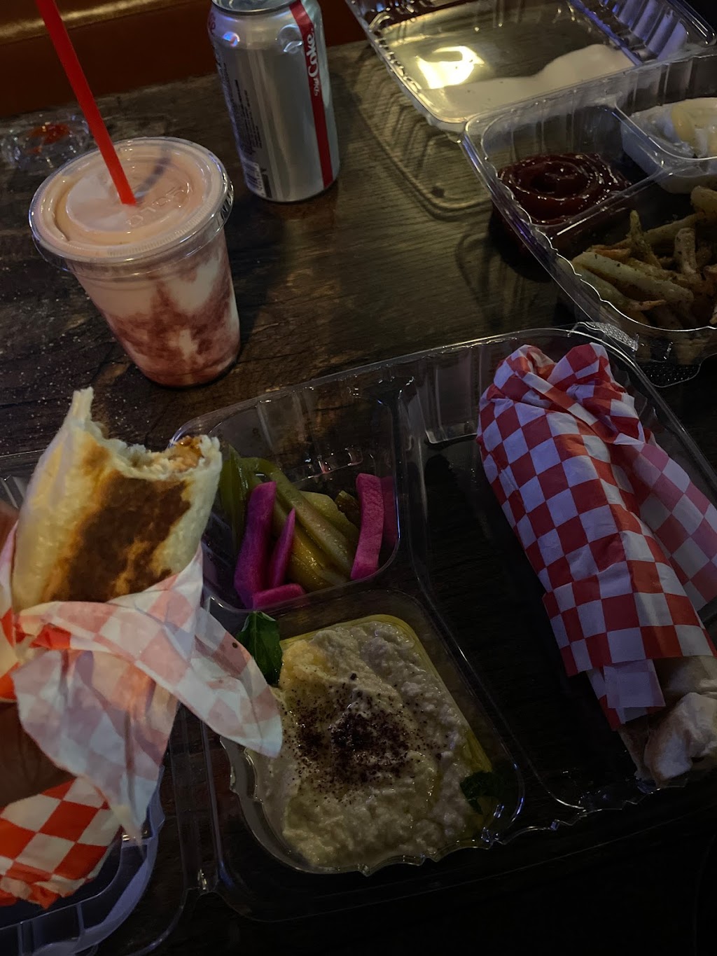 Mamas Shawarma | restaurant | 501 2nd Ave W #100, Seattle, WA 98119, USA | 2069818282 OR +1 206-981-8282