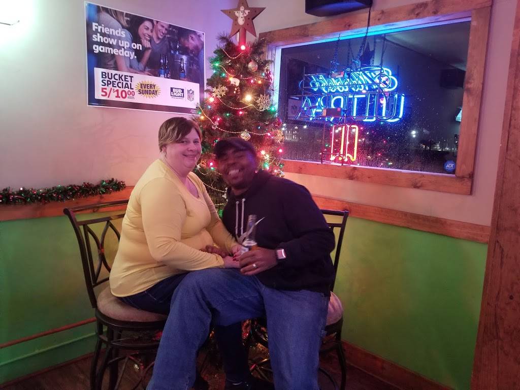 Elliotts Satellite Tavern | restaurant | 2001 E Main St, Danville, IL 61832, USA | 2174747838 OR +1 217-474-7838