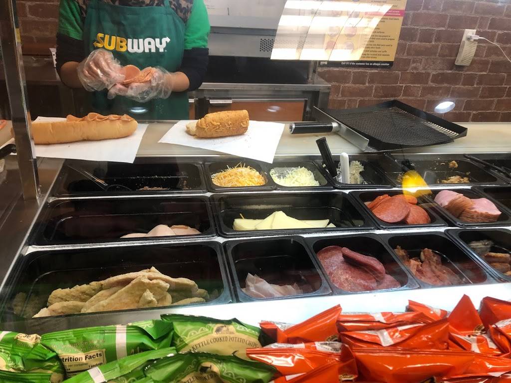 Subway | meal takeaway | 7 E 14th St Store 10, New York, NY 10003, USA | 2124621076 OR +1 212-462-1076