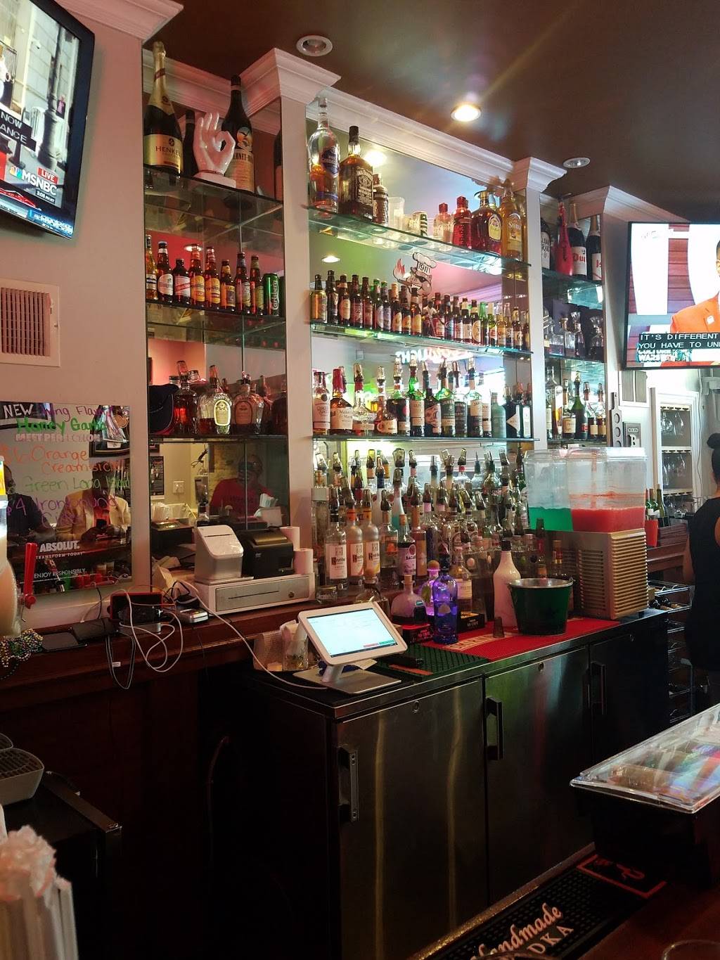 1911 Smokehouse BBQ | restaurant | 11 W Front St, Trenton, NJ 08608, USA | 6096951911 OR +1 609-695-1911