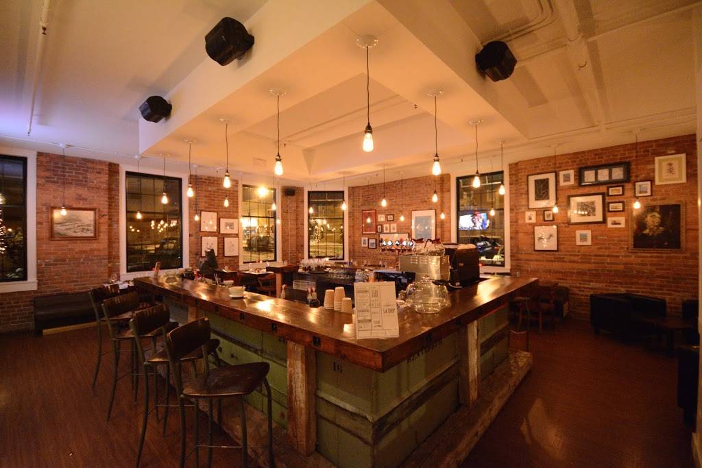 La Shop | cafe | 274 Rue Principale E, Magog, QC J1X 4X5, Canada | 8198432093 OR +1 819-843-2093