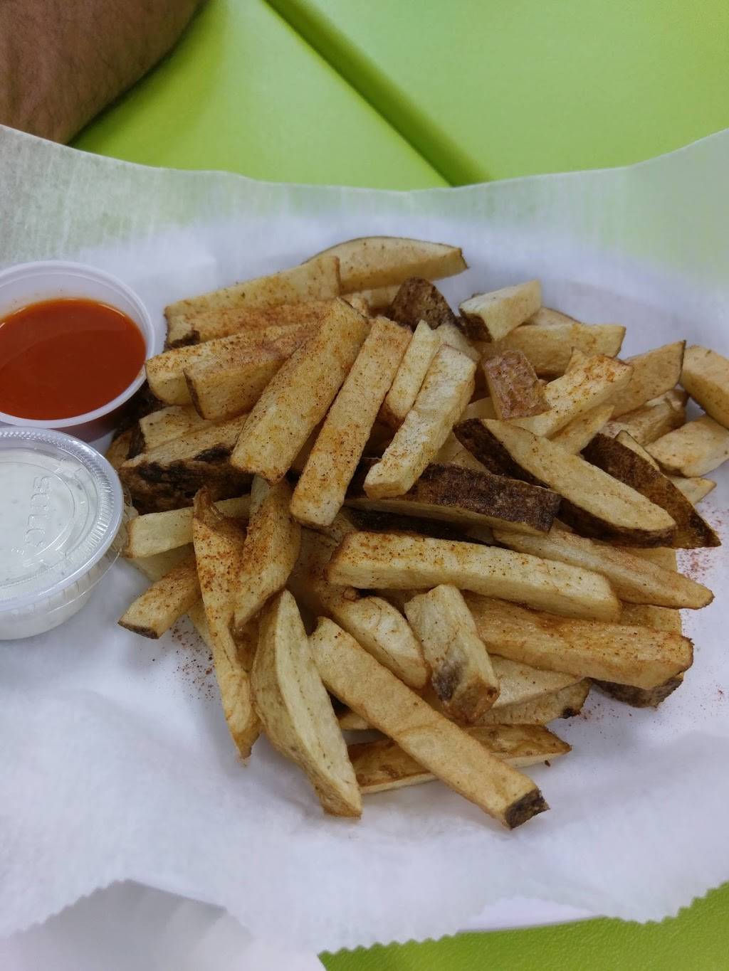 International Pocket Cafe | restaurant | 52 E Main Rd, Middletown, RI 02842, USA | 4018478900 OR +1 401-847-8900