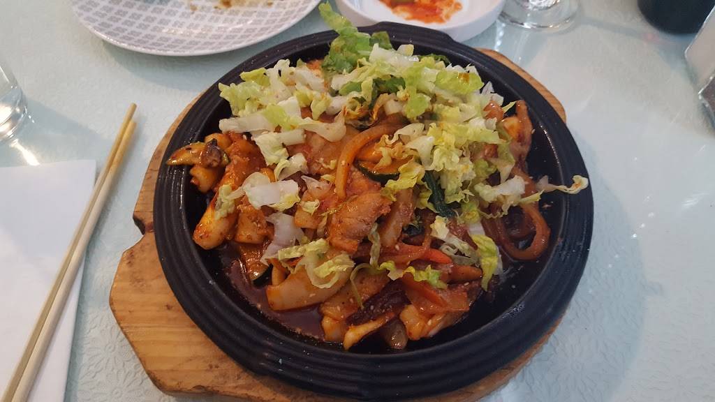 Sun & Moon Korean Restaurant | restaurant | 95 Warren Ave, East Providence, RI 02914, USA | 4014350214 OR +1 401-435-0214