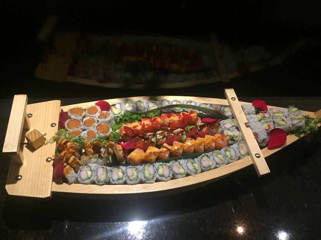 Kenkou Sushi Bar & Fusion | restaurant | 43 S Sutton Rd, Streamwood, IL 60107, USA | 6304830289 OR +1 630-483-0289