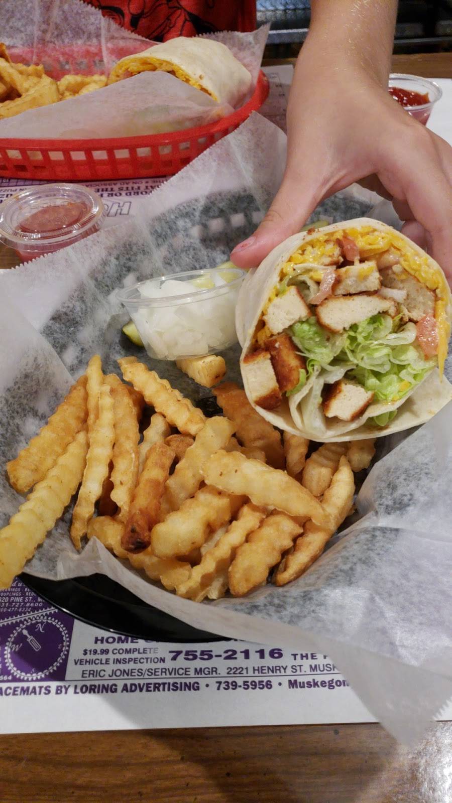 DJs Pub & Grill | restaurant | 2064 Henry St, Muskegon, MI 49441, USA | 2317552791 OR +1 231-755-2791