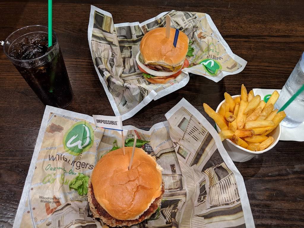 Wahlburgers | restaurant | 21200 Penn St, Taylor, MI 48180, USA | 3132097440 OR +1 313-209-7440