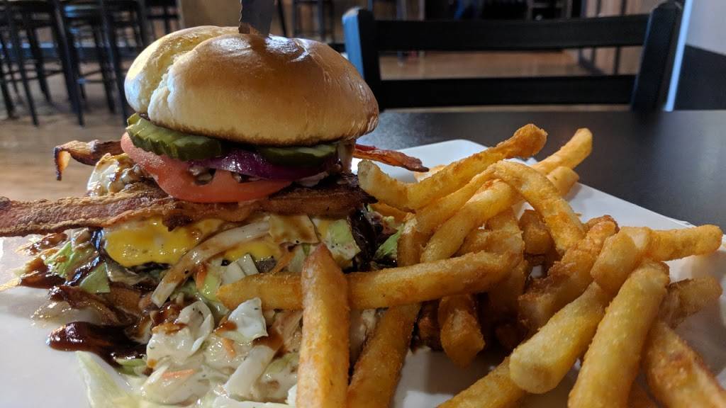 The Berg | restaurant | 435 Cherry St, Huntington, IN 46750, USA | 2602001375 OR +1 260-200-1375