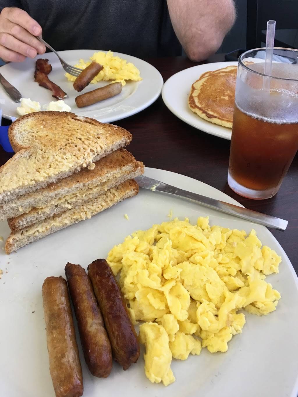 MJs Eatery | restaurant | 8937 W Houghton Lake Dr, Houghton Lake, MI 48629, USA | 9899153210 OR +1 989-915-3210