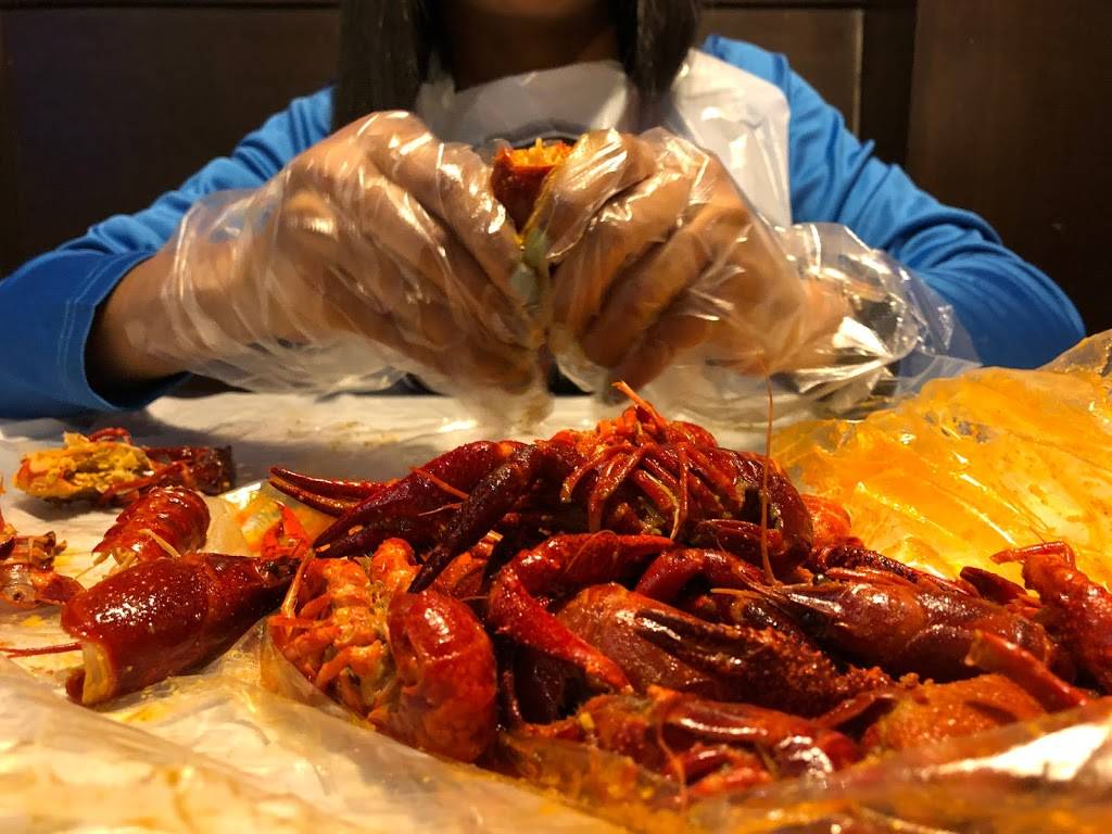 Hot N Juicy Crawfish | restaurant | 6751 N Sunset Blvd Suite E101, Glendale, AZ 85305, USA | 6238722984 OR +1 623-872-2984