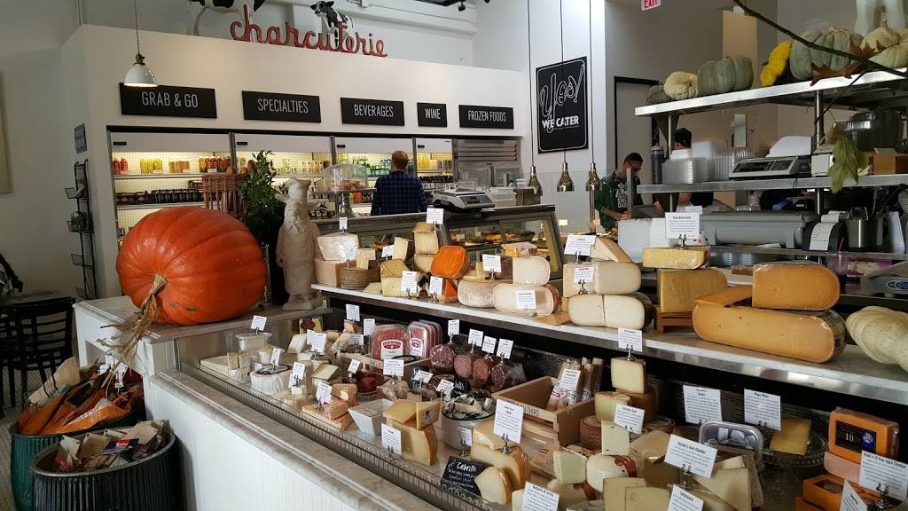 Joans on Third | restaurant | 12059 Ventura Pl, Studio City, CA 91604, USA | 8182013900 OR +1 818-201-3900