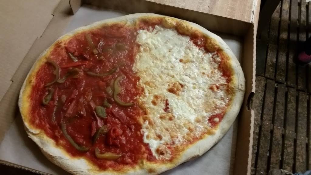 Domenicks | restaurant | 34 S Main St, Carbondale, PA 18407, USA | 5702825128 OR +1 570-282-5128