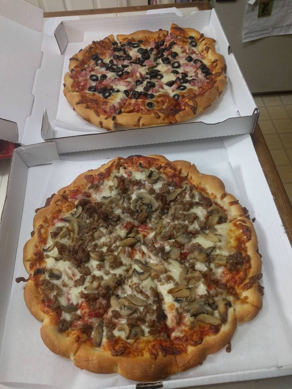 Tims Pizzeria And Pub | restaurant | 2823 Bailey Rd, Cuyahoga Falls, OH 44221, USA | 3309281530 OR +1 330-928-1530