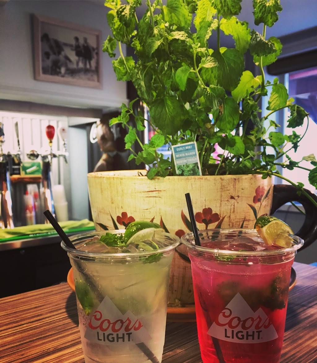 Solas Grill | restaurant | 107 Lakeshore Blvd N, Sauble Beach, ON N0H 2G0, Canada | 5194221524 OR +1 519-422-1524