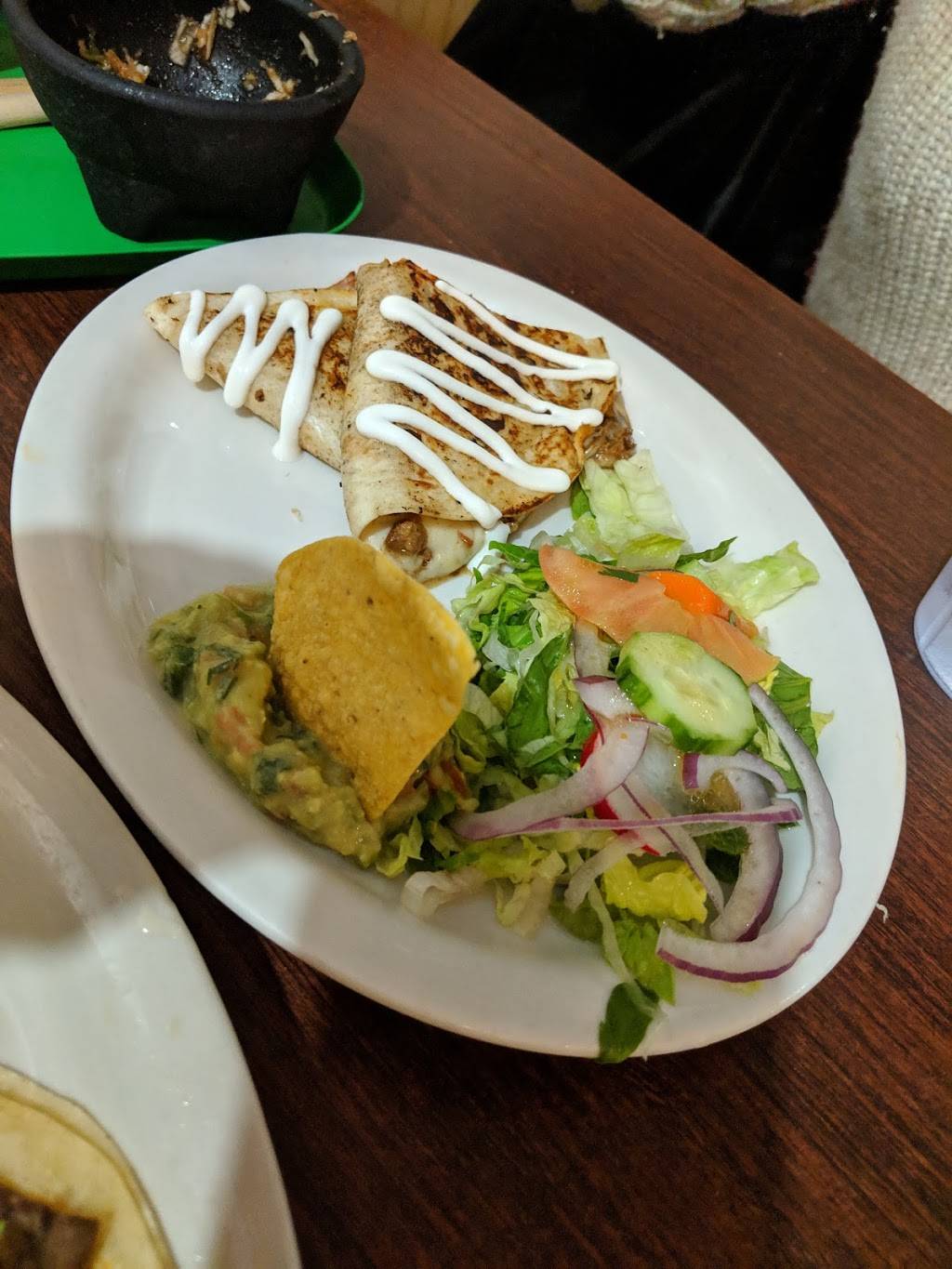 Los Molcajetes Mexican Restaurant | restaurant | 211 Liberty Square, Norwalk, CT 06855, USA | 2038319921 OR +1 203-831-9921