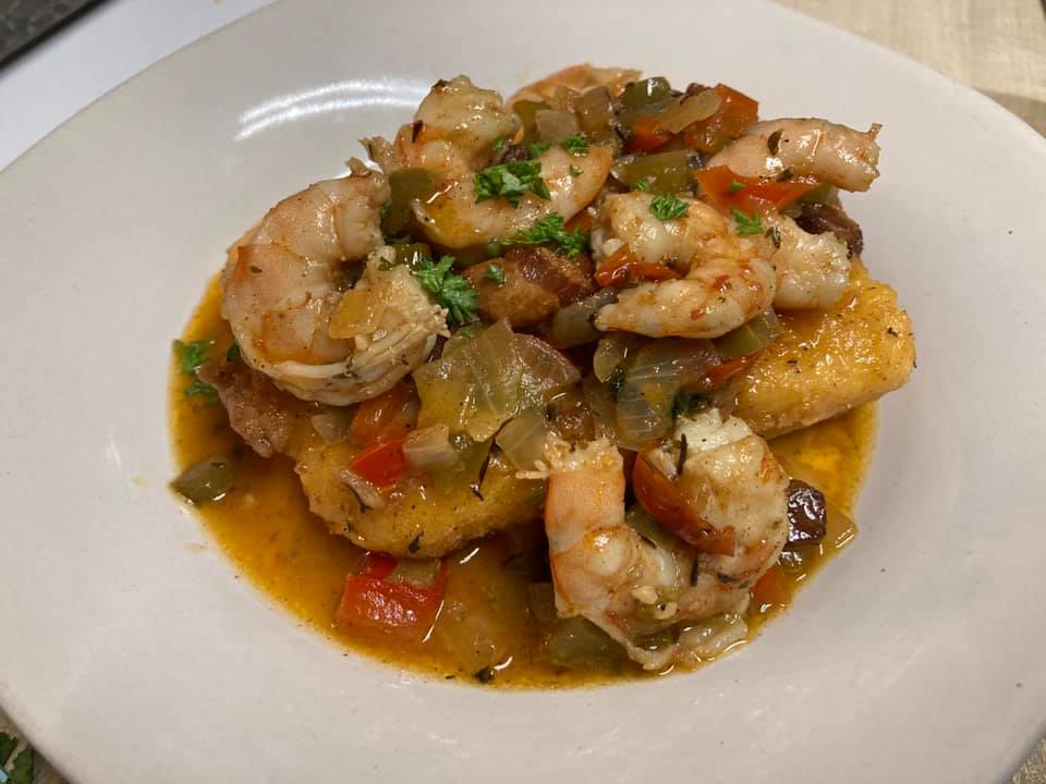 The Rubber Biscuit Food Truck | restaurant | 7667 Hwy 165, Columbia, LA 71418, USA | 3183727140 OR +1 318-372-7140