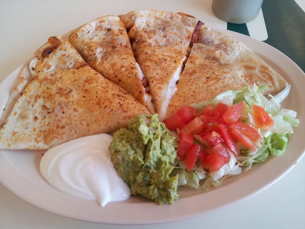 Burrito Bravo | restaurant | 4206 Charles St, Rockford, IL 61108, USA | 8152310031 OR +1 815-231-0031