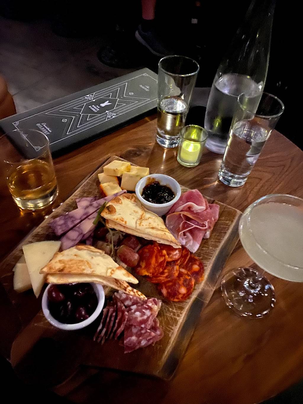 The White Rabbit Bar | restaurant | 207 N Gilbert Rd, Gilbert, AZ 85234, USA | 4807500099 OR +1 480-750-0099