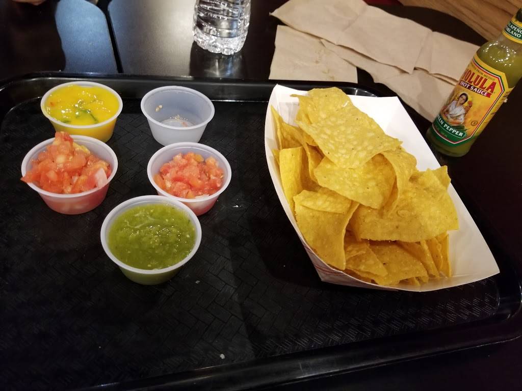 Mex On Main | restaurant | 6528 Main St, Trumbull, CT 06611, USA | 2038809882 OR +1 203-880-9882