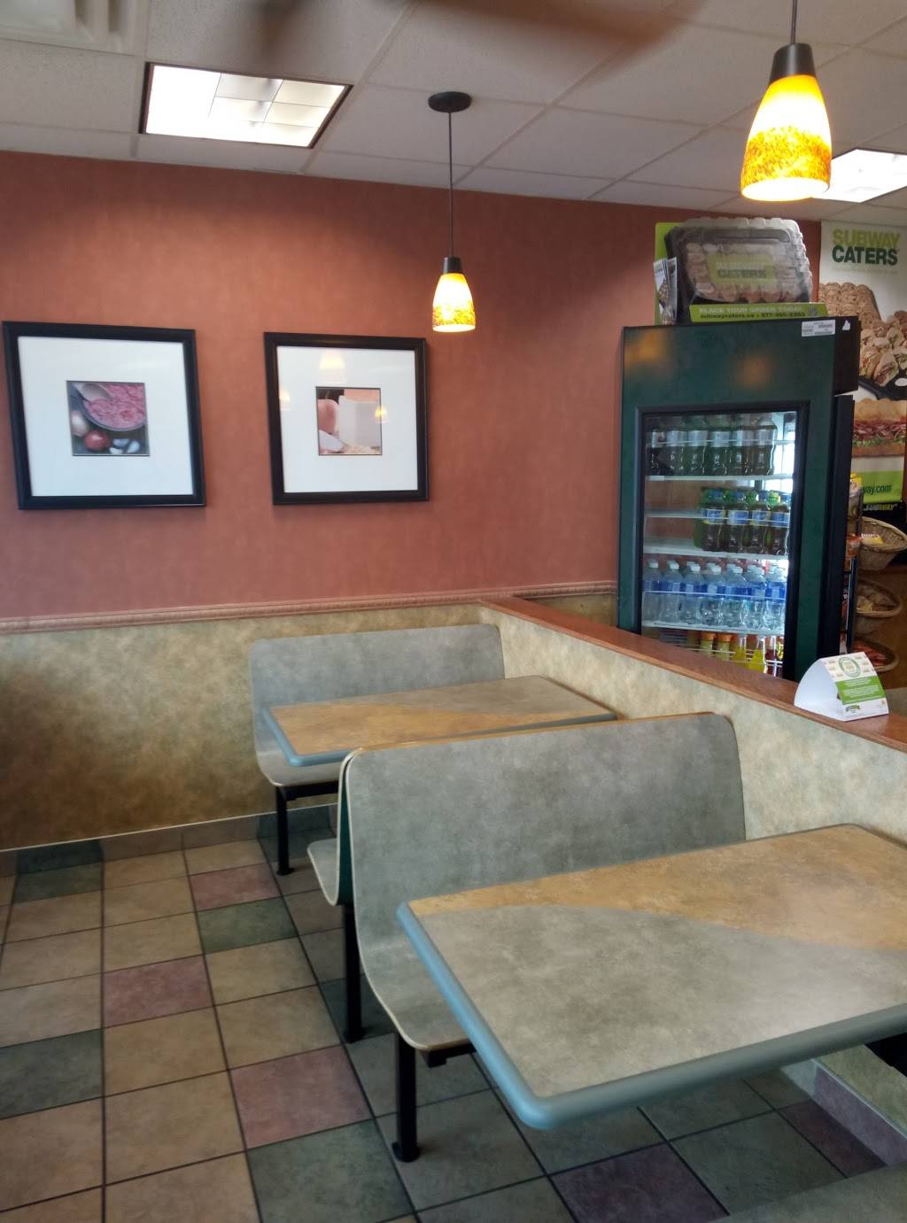 Subway | restaurant | 14810 Yonge St Unit C1, Aurora, ON L4G 1N3, Canada | 9058413573 OR +1 905-841-3573