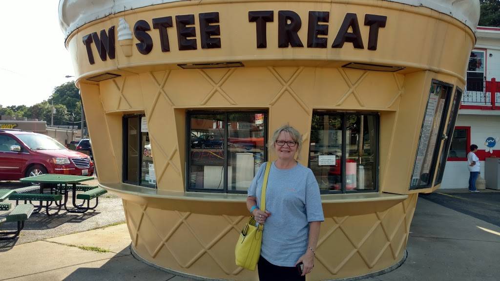 Twistee Treat | restaurant | 1207 E Washington St, East Peoria, IL 61611, USA | 3096992604 OR +1 309-699-2604