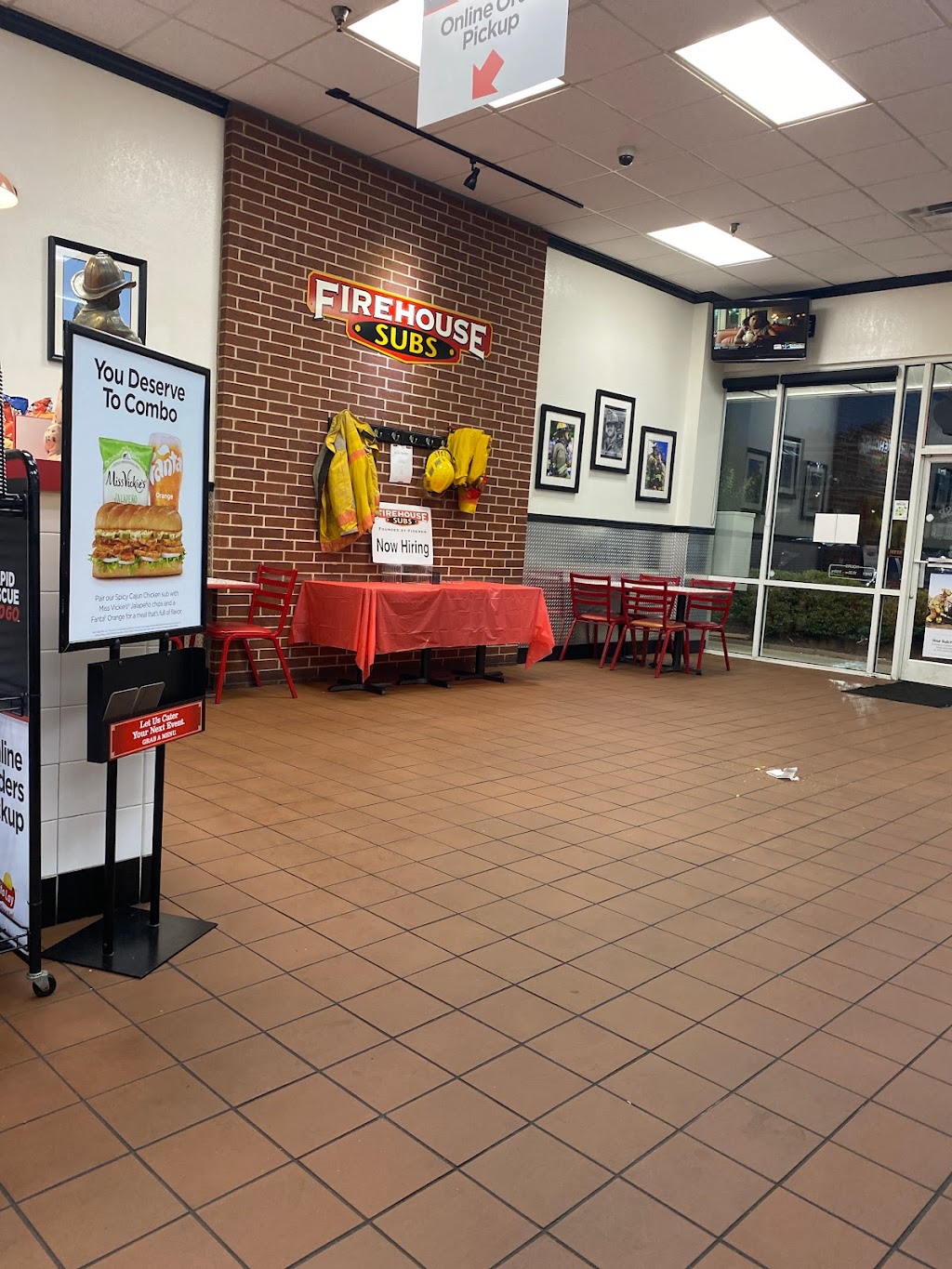 Firehouse Subs Chenal Pkwy | restaurant | 12312 Chenal Pkwy Ste 40, Little Rock, AR 72211, USA | 5012285553 OR +1 501-228-5553