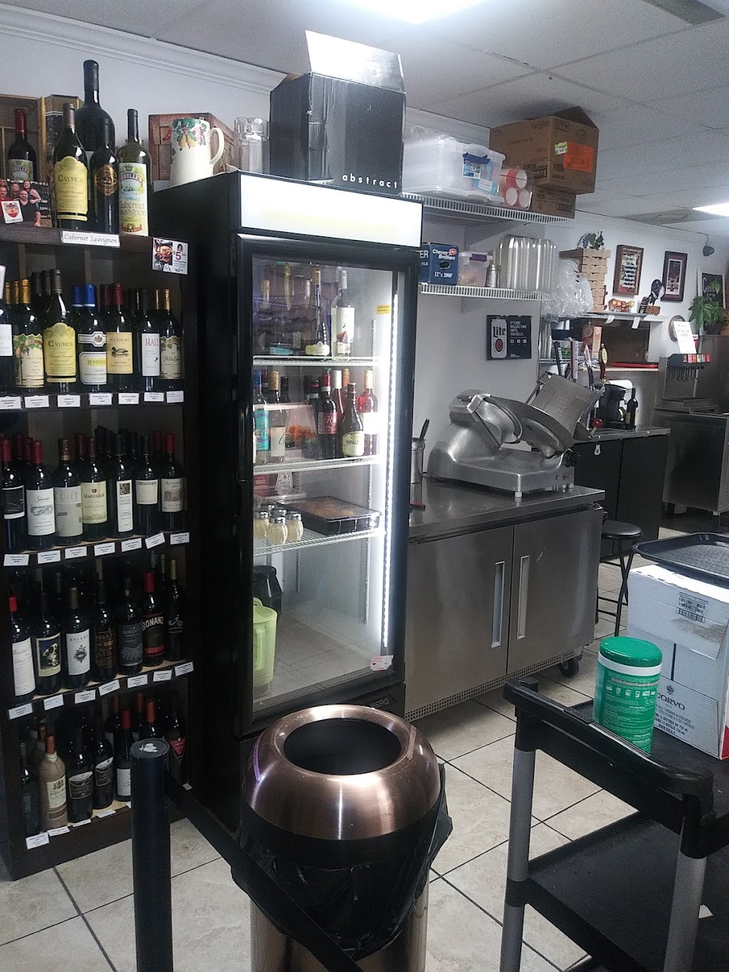 Corelli’s Pantry | restaurant | 732 W Montrose St, Clermont, FL 34711, USA | 3527084085 OR +1 352-708-4085