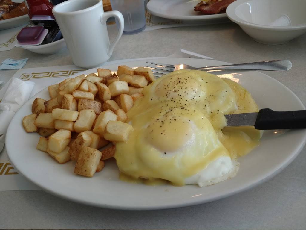 Landmark Restaurant | restaurant | 7424 Market St, Youngstown, OH 44512, USA | 3309656199 OR +1 330-965-6199