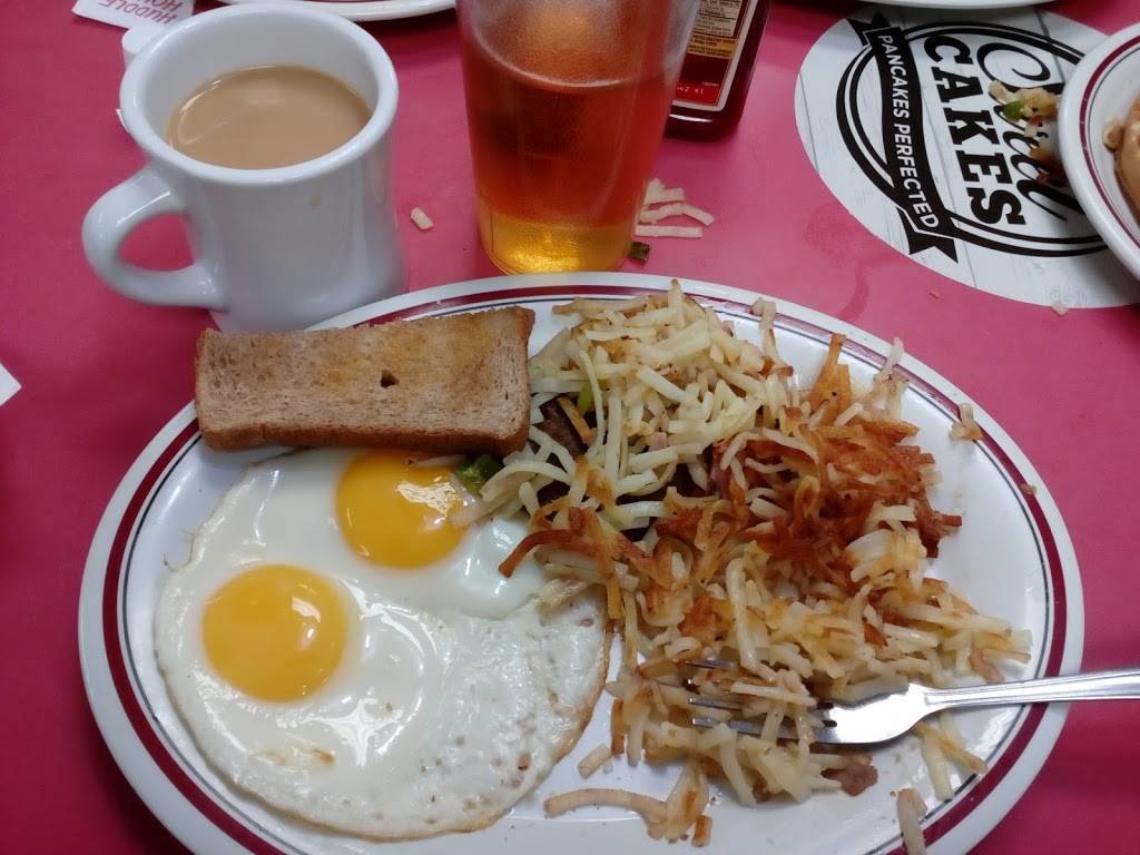 Huddle House | meal takeaway | 1589 Skippers Rd, Emporia, VA 23847, USA | 4346342829 OR +1 434-634-2829