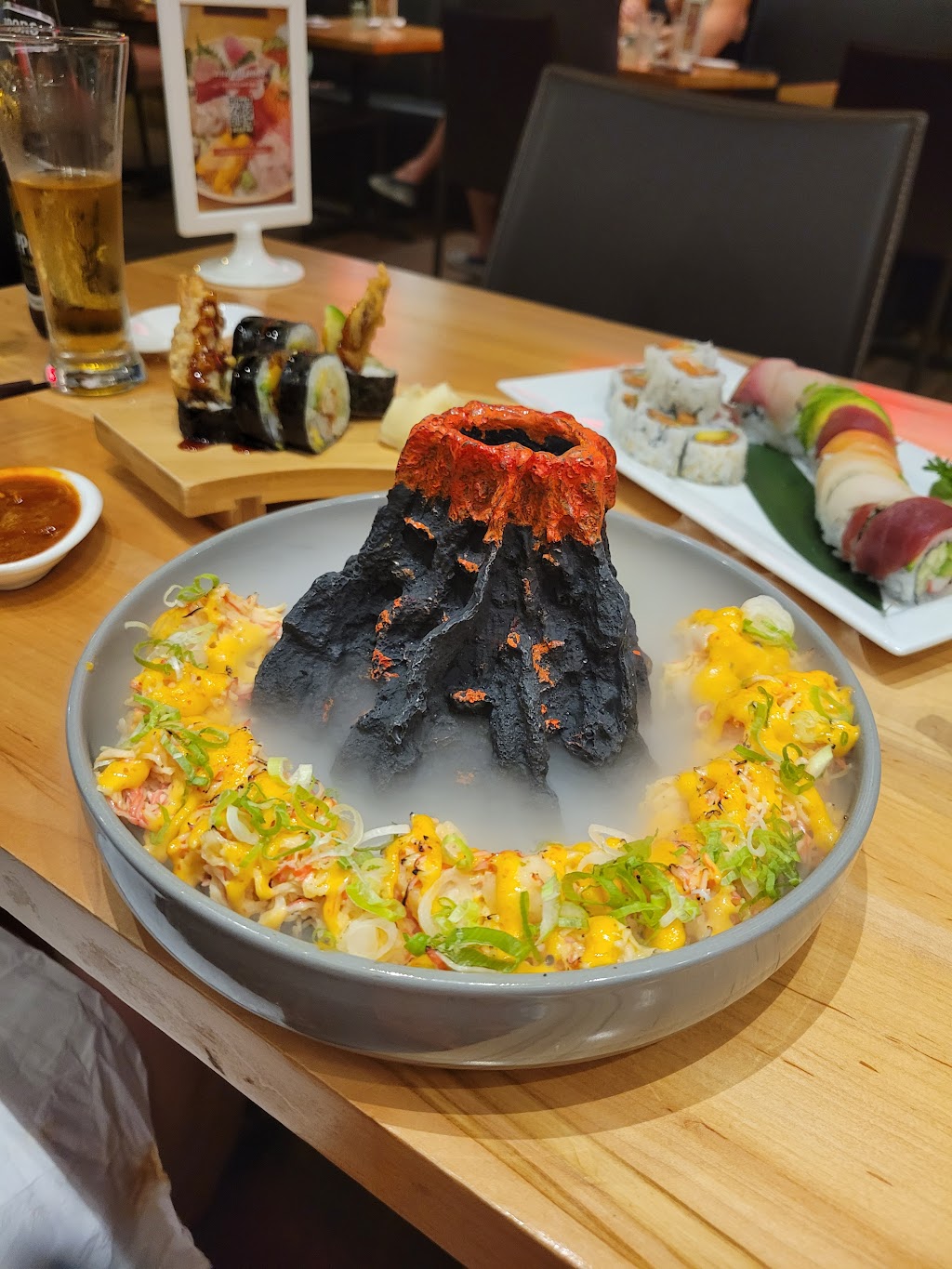 AMORE Sushi House | restaurant | 3715 N Halsted St, Chicago, IL 60613, USA | 7736486888 OR +1 773-648-6888