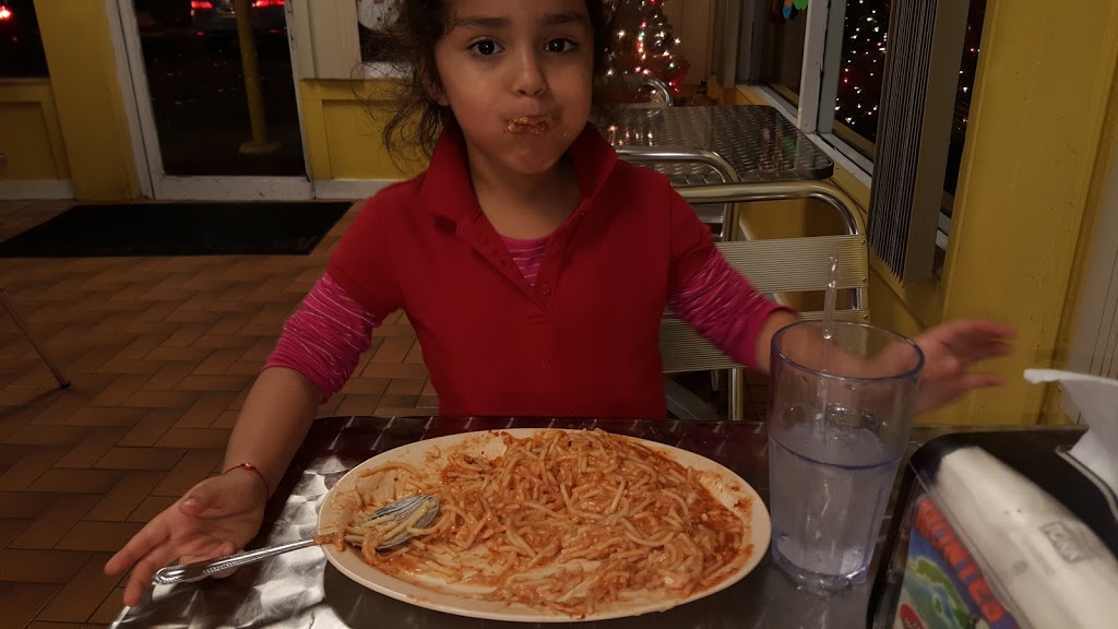 Montes De Oca Pizzeria Restaurant | meal takeaway | 2865 NW 7th St, Miami, FL 33125, USA | 7864528810 OR +1 786-452-8810