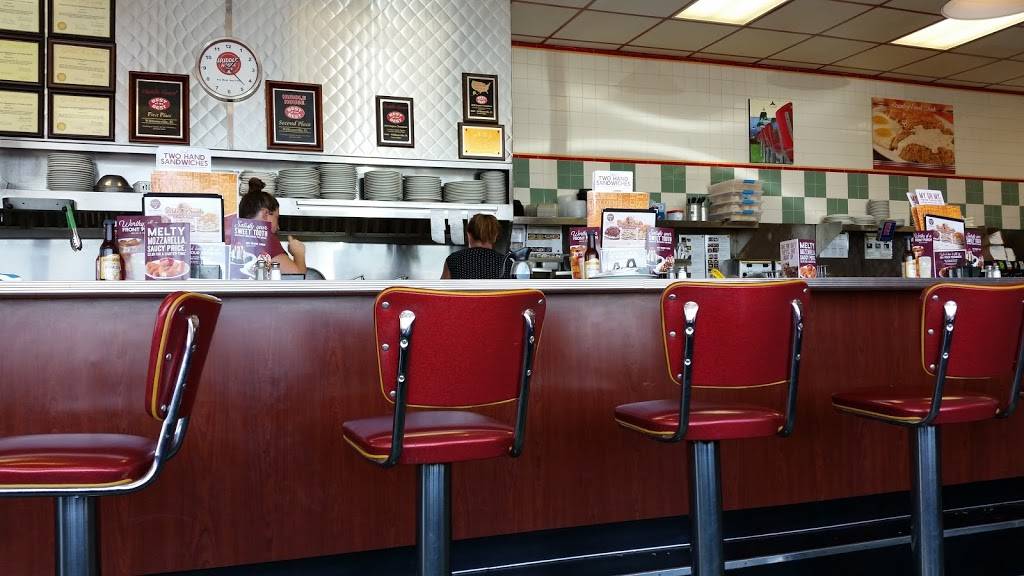 Huddle House | meal takeaway | 994 Ann Rutledge Dr, Williamsville, IL 62693, USA | 2175662067 OR +1 217-566-2067
