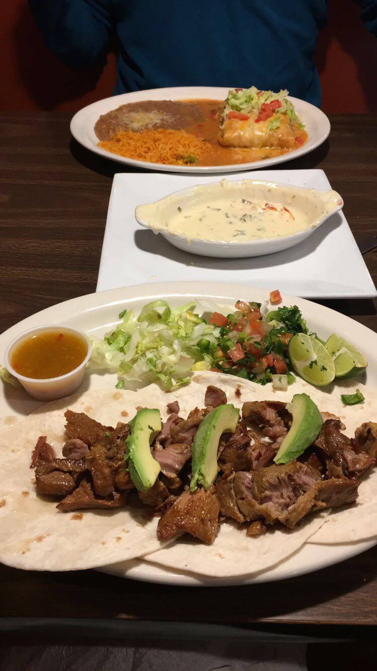 Los Portales Mexican Restaurant | restaurant | 3483 S Logan St, Englewood, CO 80113, USA | 3037896092 OR +1 303-789-6092