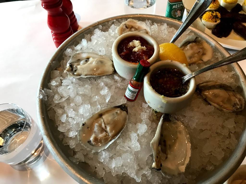 Bricktops | restaurant | 2800 US-280, Birmingham, AL 35223, USA | 2055180772 OR +1 205-518-0772