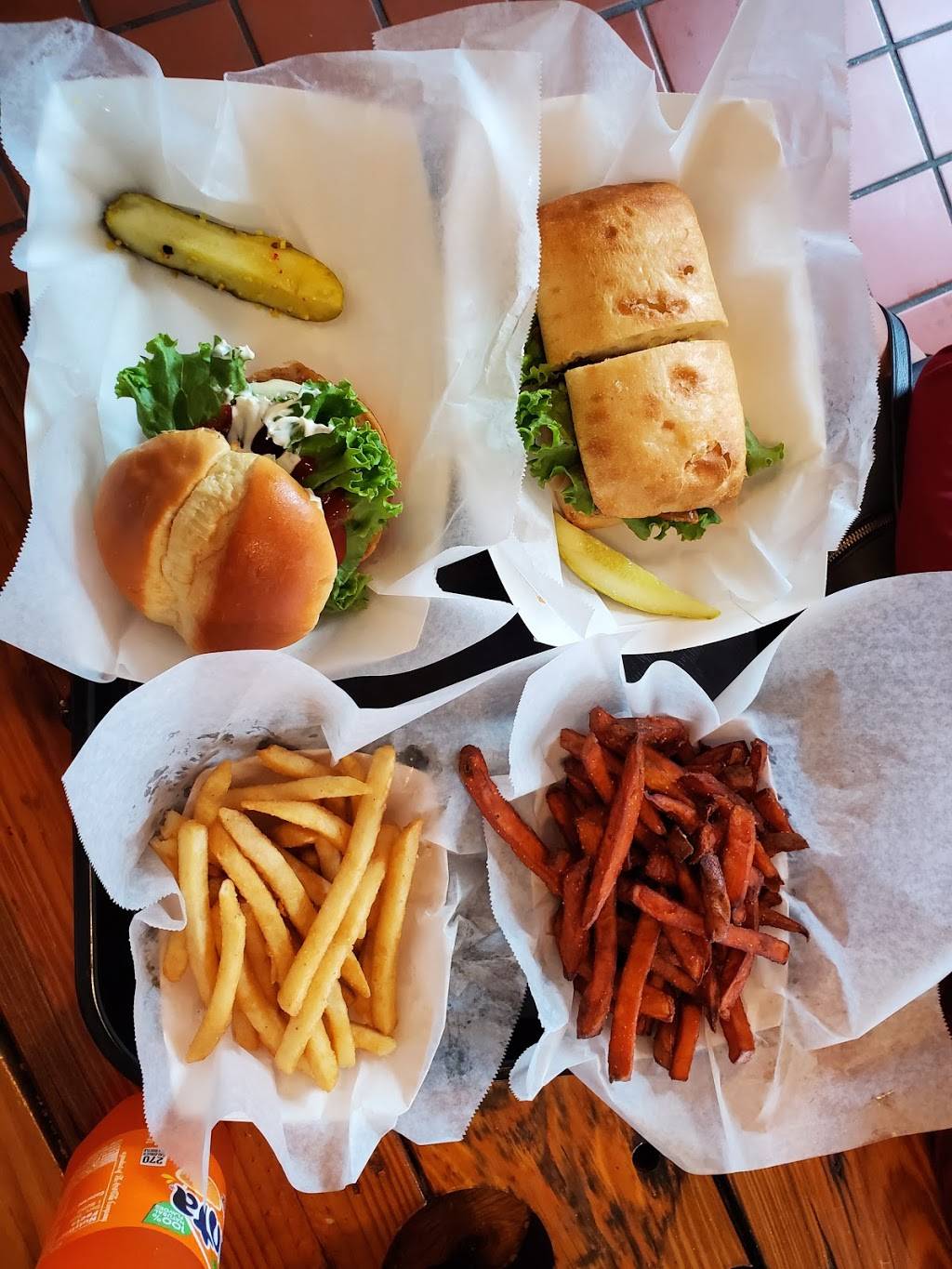 DECCA | restaurant | 10, Charlestown Navy Yard, Charlestown, MA 02129, USA | 6172425000 OR +1 617-242-5000