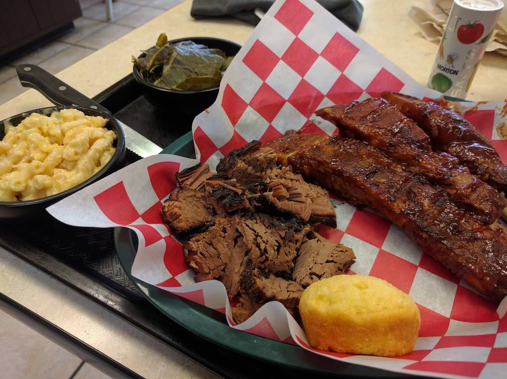 Smokehill BBQ | restaurant | 9870 Main St, Damascus, MD 20872, USA | 3012535052 OR +1 301-253-5052