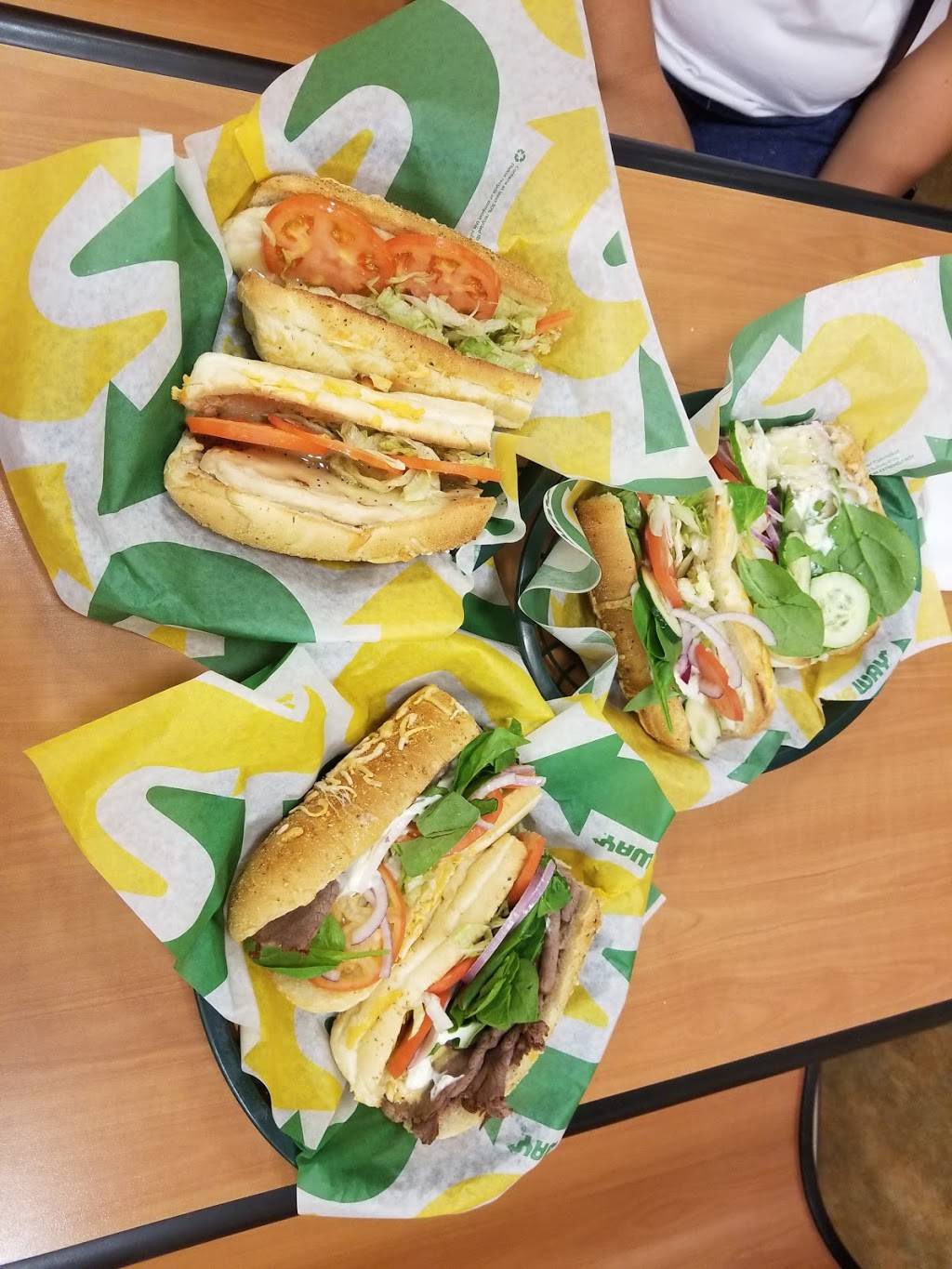 Subway | restaurant | 7315 Winter Garden Vineland Rd, Windermere, FL 34786, USA | 4076544244 OR +1 407-654-4244