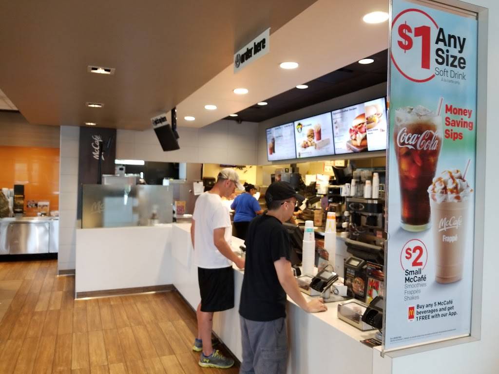 McDonalds | cafe | 3045 Holiday Ln, Eagan, MN 55121, USA | 6516865210 OR +1 651-686-5210