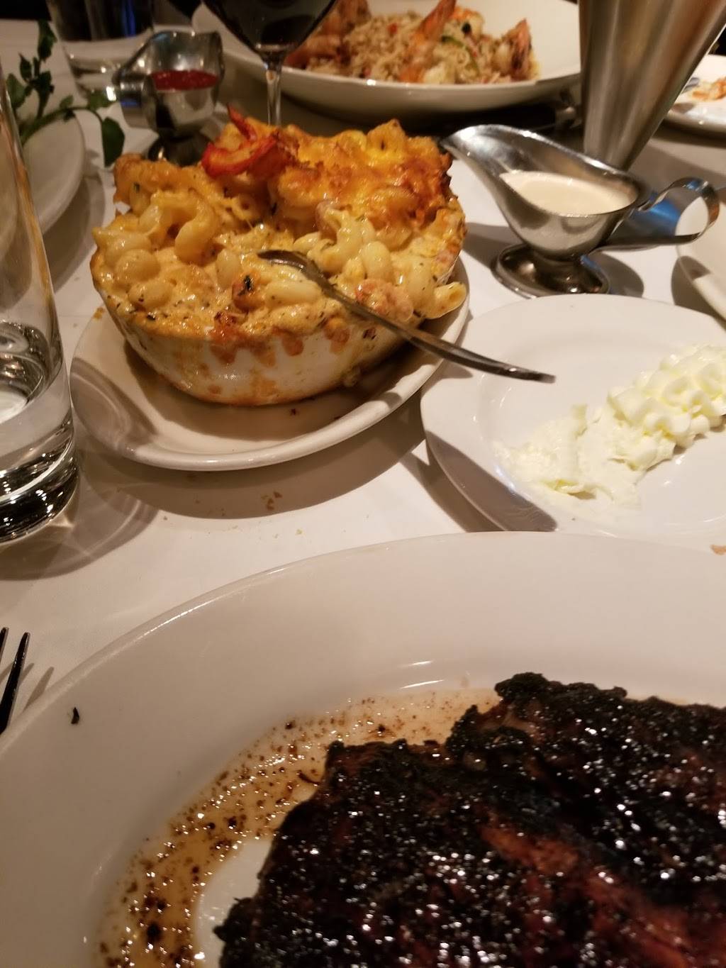 Mortons The Steakhouse | restaurant | 303 Peachtree Center Ave NE, Atlanta, GA 30308, USA | 4045774366 OR +1 404-577-4366