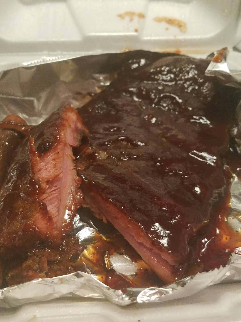 Kretzschys Smokey BBQ | restaurant | 604 S Unionville Rd, Sebewaing, MI 48759, USA | 9899751373 OR +1 989-975-1373