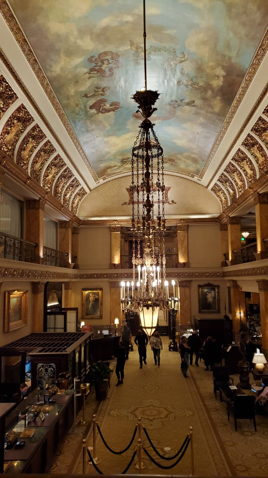 The Café at the Pfister with Starbucks | cafe | 424 E Wisconsin Ave, Milwaukee, WI 53202, USA | 4143903878 OR +1 414-390-3878