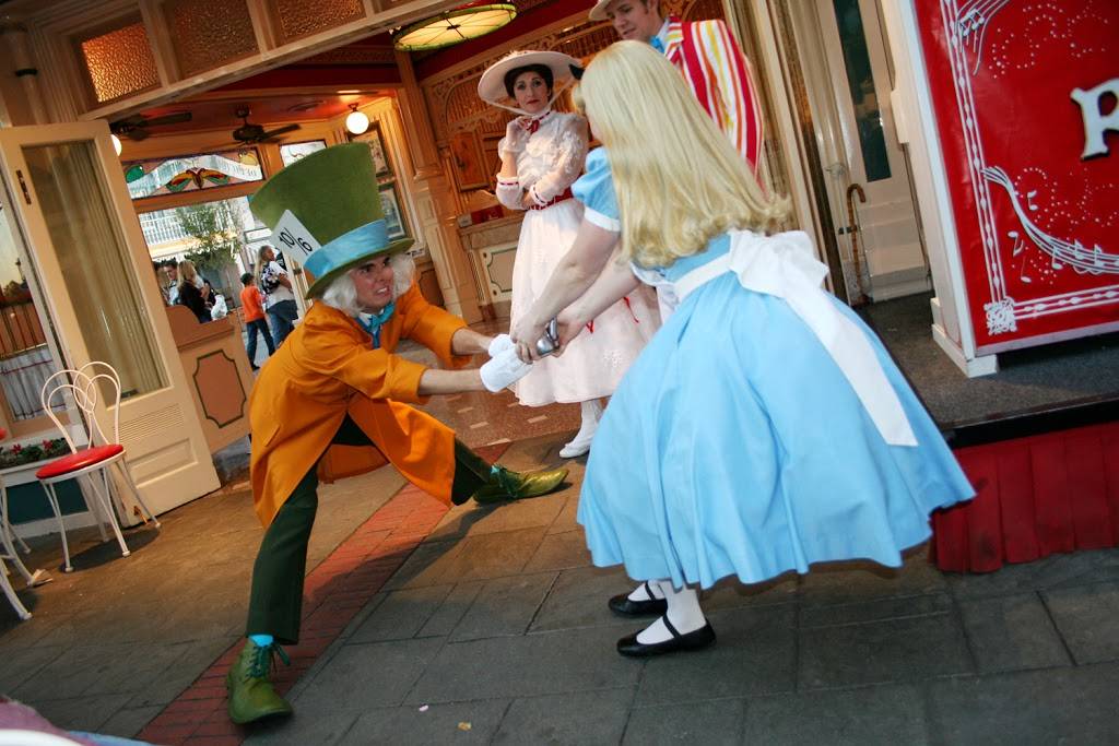 Refreshment Corner | meal takeaway | 4401 Floridian Way, Anaheim, CA 92802, USA | 7147813463 OR +1 714-781-3463