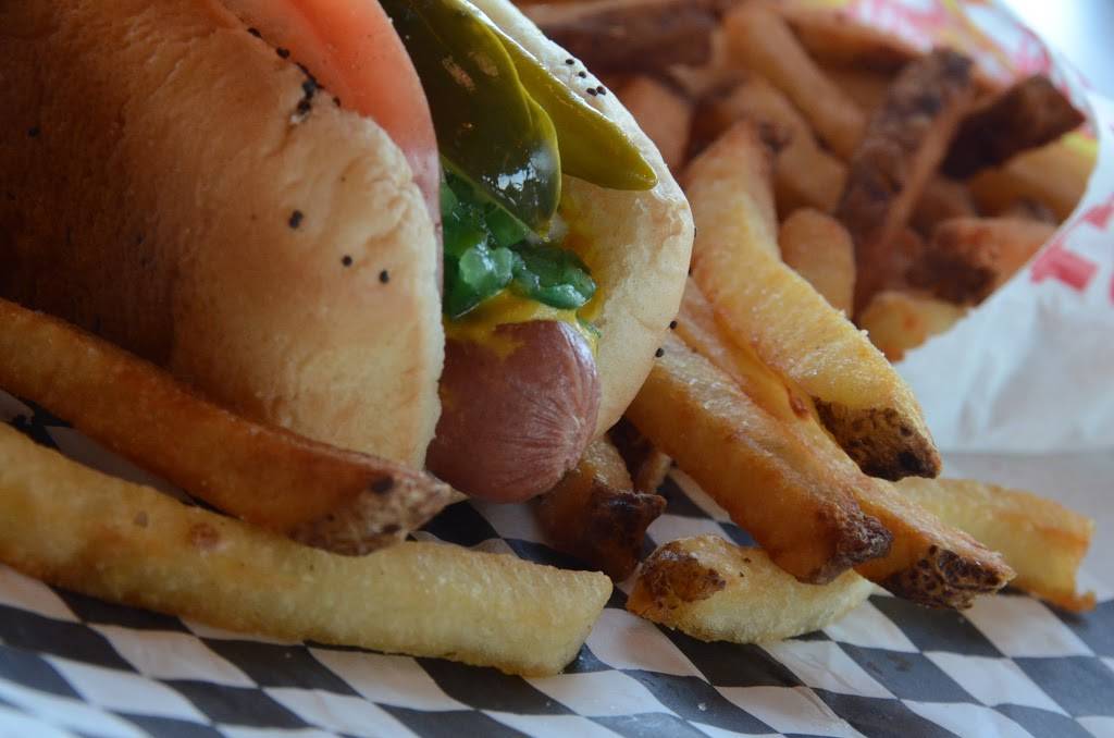 Johnny Ks | meal takeaway | 125 Duvick Ave, Sandwich, IL 60548, USA | 8157863088 OR +1 815-786-3088