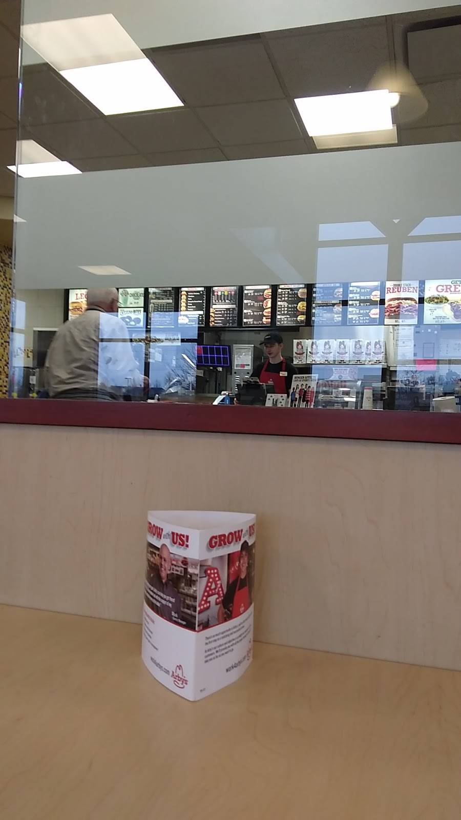 Arbys | meal takeaway | 18060 W 119th St, Olathe, KS 66061, USA | 9138599132 OR +1 913-859-9132