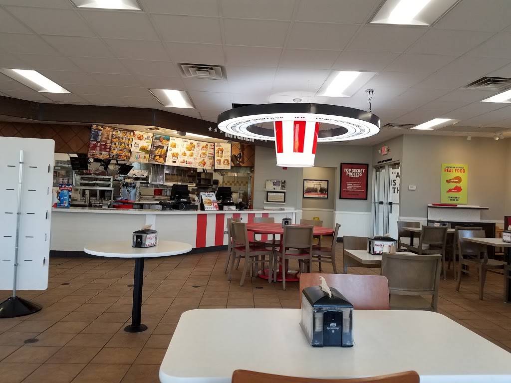 KFC | restaurant | 2921 Irvin Cobb Dr, Paducah, KY 42003, USA | 2704447910 OR +1 270-444-7910