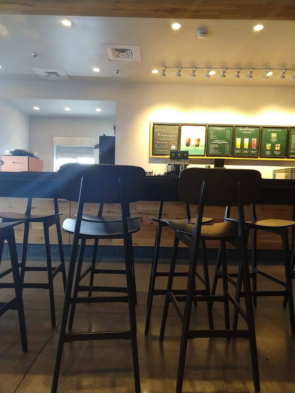 Starbucks | cafe | 1938 Pinnacle Pointe Way, Knoxville, TN 37922, USA | 8654151443 OR +1 865-415-1443