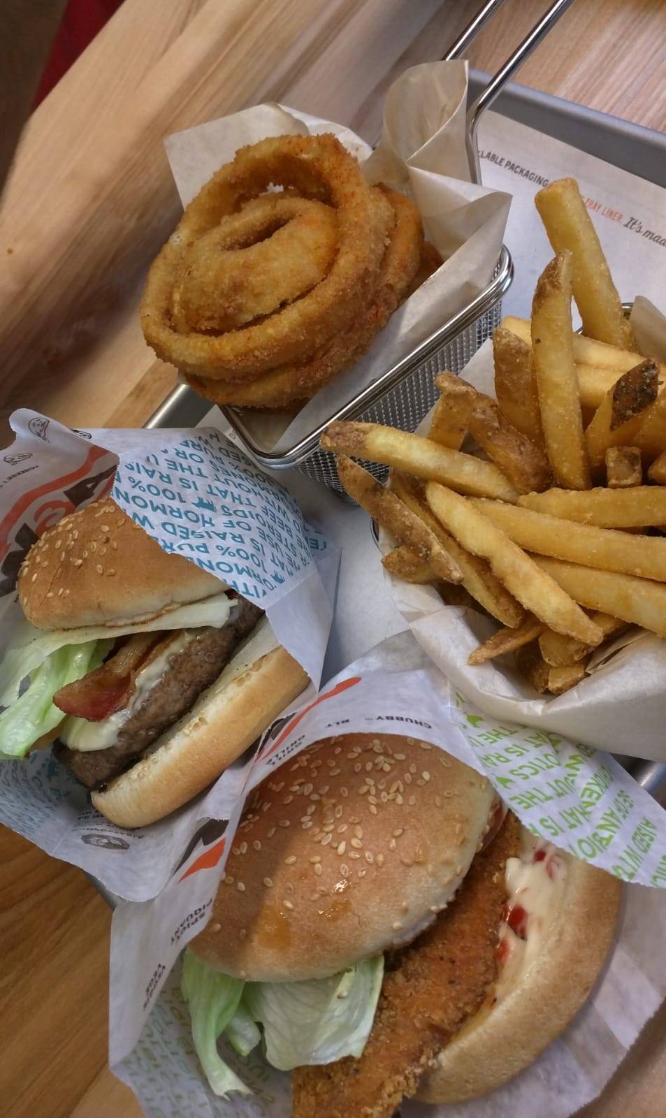 A&W Canada | restaurant | 665 Markham Rd, Scarborough, ON M1H 2A4, Canada | 6476280532 OR +1 647-628-0532