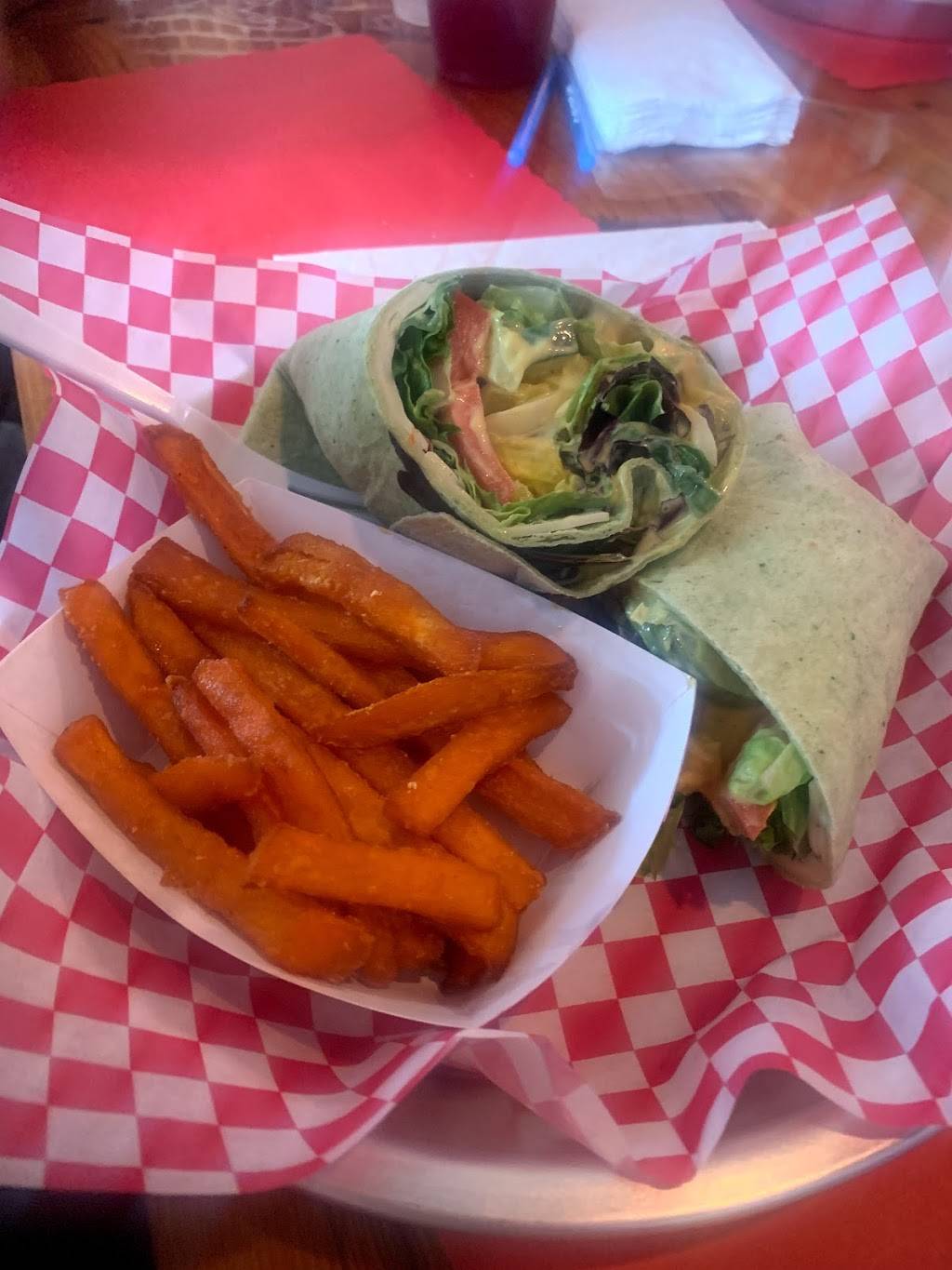 Uncle Ernies Pub N Grub | restaurant | 235 W Washington St, Athens, GA 30601, USA | 7068508990 OR +1 706-850-8990