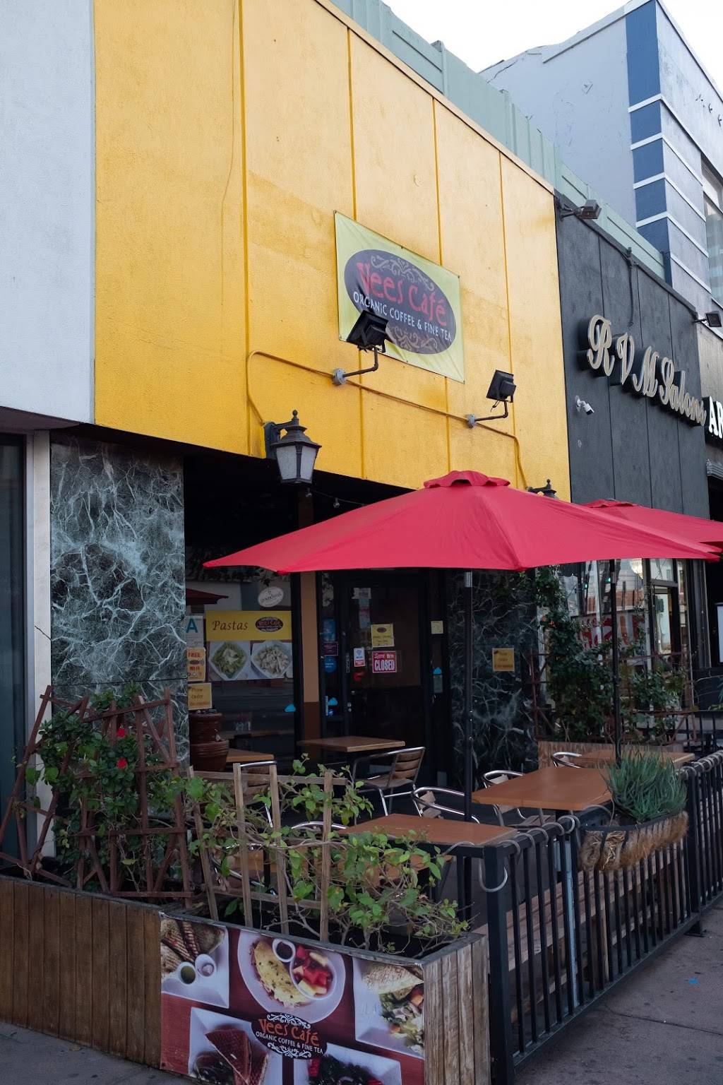 Vees Cafe | cafe | 5354 Wilshire Blvd, Los Angeles, CA 90036, USA | 3239368337 OR +1 323-936-8337