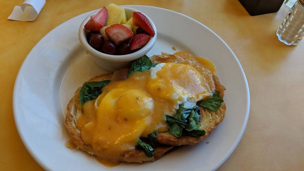 Half Day Cafe | restaurant | 1 Wyoming Ave, Wyoming, OH 45215, USA | 5138212323 OR +1 513-821-2323