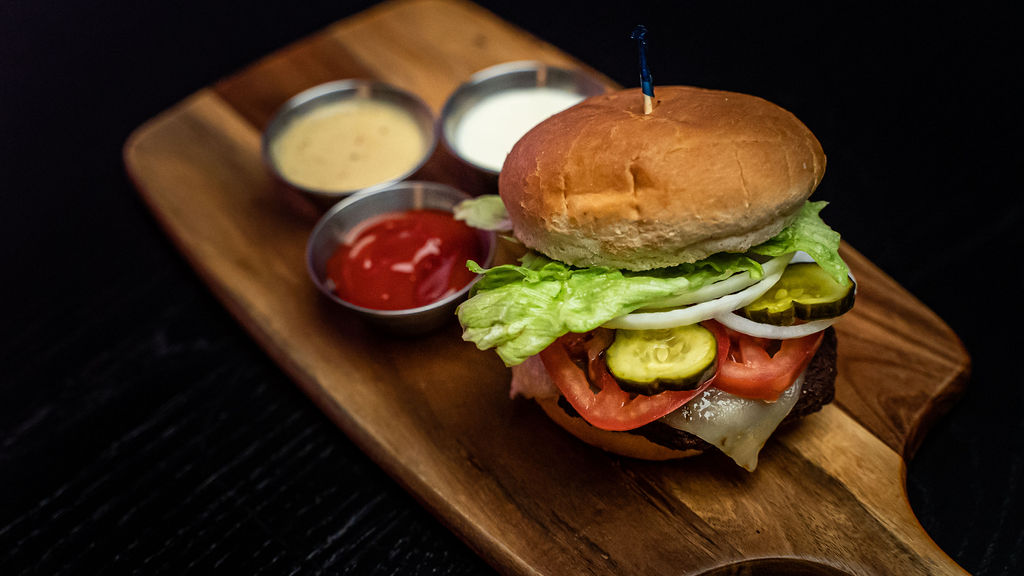 7 Iron Bar & Grill | restaurant | 3041 Butterfield Rd Suite 104B, Oak Brook, IL 60523, USA | 6303039364 OR +1 630-303-9364